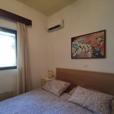 Cozy - Sleeps 2 Apartment Rhodes City