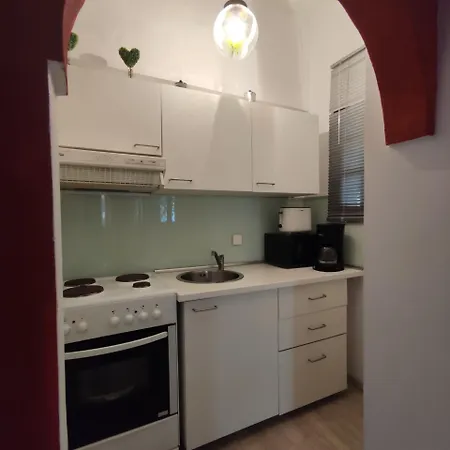 Cozy - Sleeps 2 Apartment Rhodes City